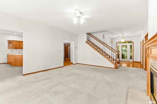 7514 N GALENA Road, Peoria, IL 61615