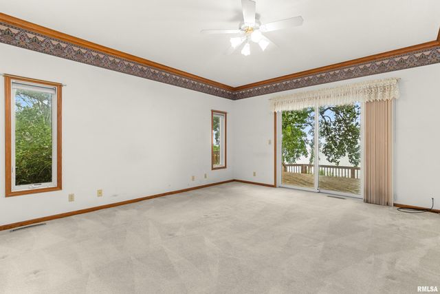 7514 N GALENA Road, Peoria, IL 61615