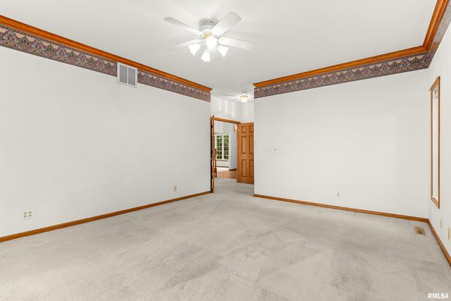 7514 N GALENA Road, Peoria, IL 61615