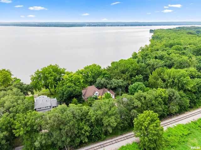 7514 N GALENA Road, Peoria, IL 61615