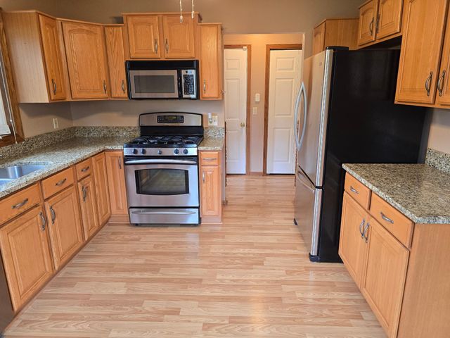 1830 Walnut Lane, Eagan, MN 55122
