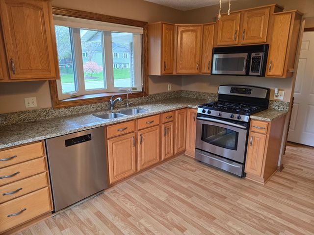 1830 Walnut Lane, Eagan, MN 55122