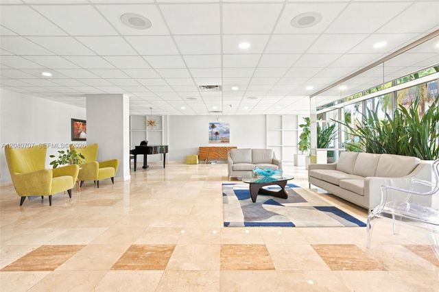 4350 Hillcrest Dr 611 611, Hollywood, FL 33021