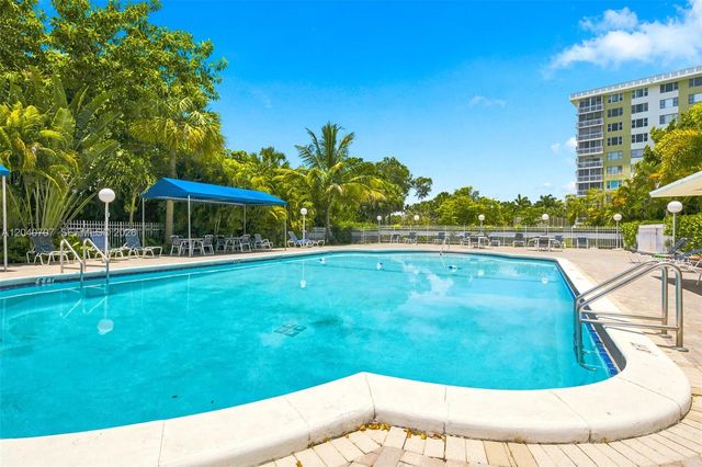 4350 Hillcrest Dr 611 611, Hollywood, FL 33021