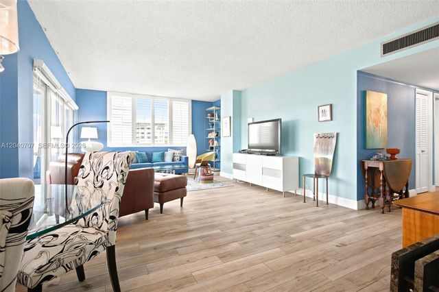 4350 Hillcrest Dr 611 611, Hollywood, FL 33021
