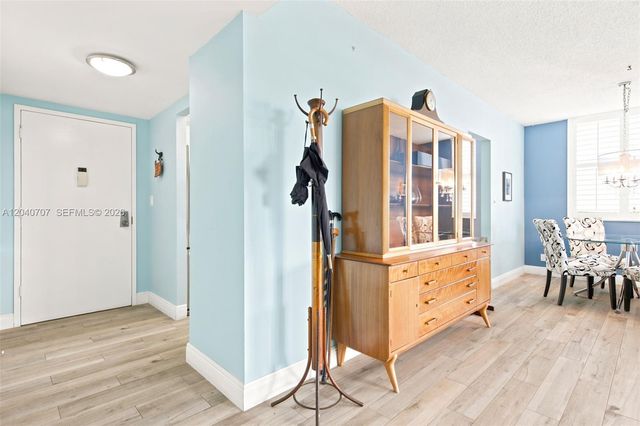 4350 Hillcrest Dr 611 611, Hollywood, FL 33021