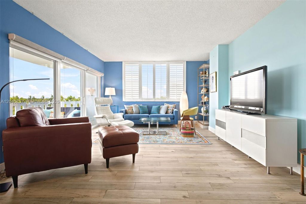 4350 Hillcrest Dr 611 611, Hollywood, FL 33021