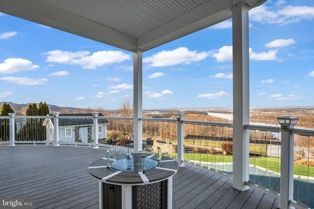 297 THORLEY RD, New Cumberland, PA 17070