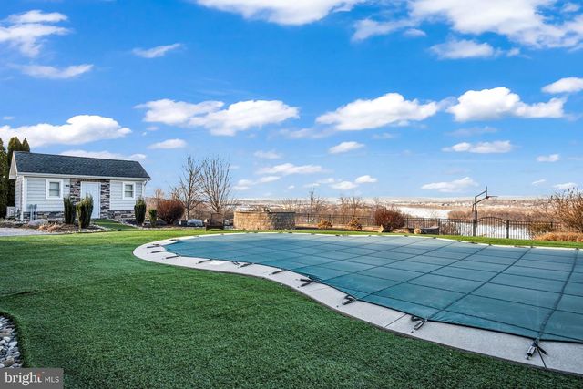 297 THORLEY RD, New Cumberland, PA 17070