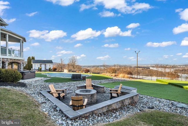 297 THORLEY RD, New Cumberland, PA 17070