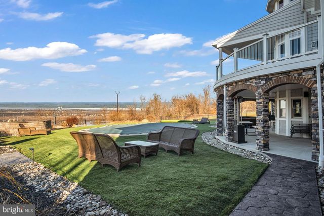 297 THORLEY RD, New Cumberland, PA 17070