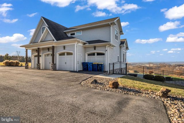 297 THORLEY RD, New Cumberland, PA 17070