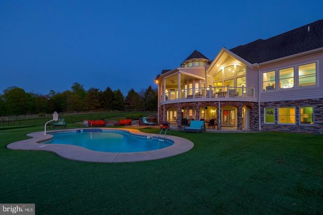 297 THORLEY RD, New Cumberland, PA 17070