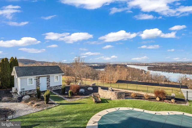 297 THORLEY RD, New Cumberland, PA 17070