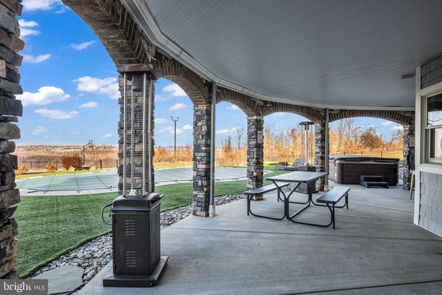 297 THORLEY RD, New Cumberland, PA 17070