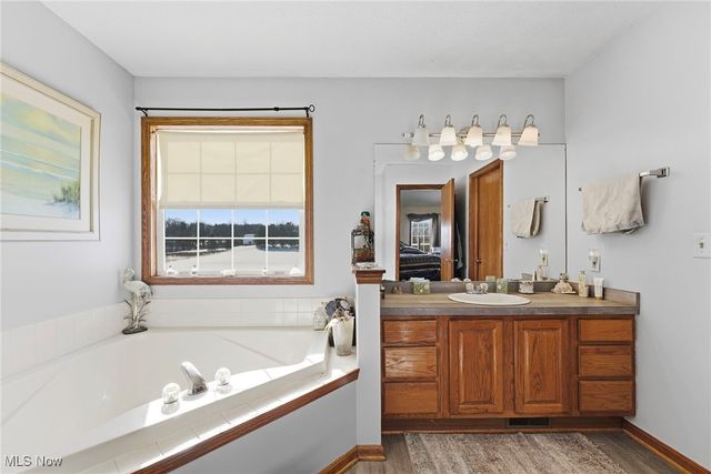 14716 Lawmont Street, North Lawrence, OH 44666