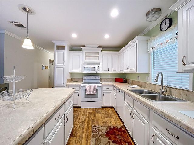 604 49TH E AVENUE E, Bradenton, FL 34203