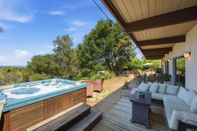 2106 Vista Grande Drive, Vista, CA 92084