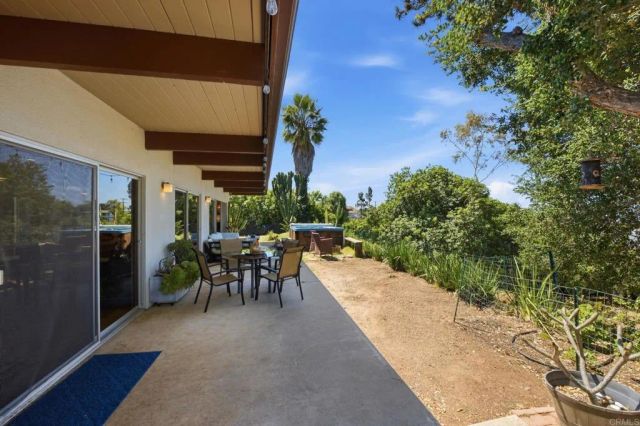 2106 Vista Grande Drive, Vista, CA 92084