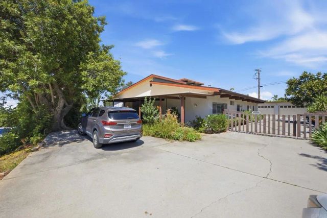 2106 Vista Grande Drive, Vista, CA 92084