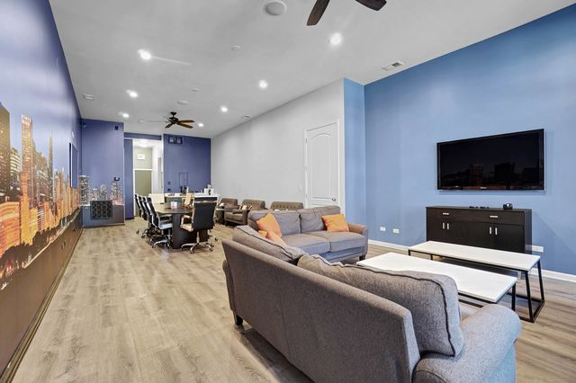 1419 W CHICAGO Avenue C1, Chicago, IL 60642