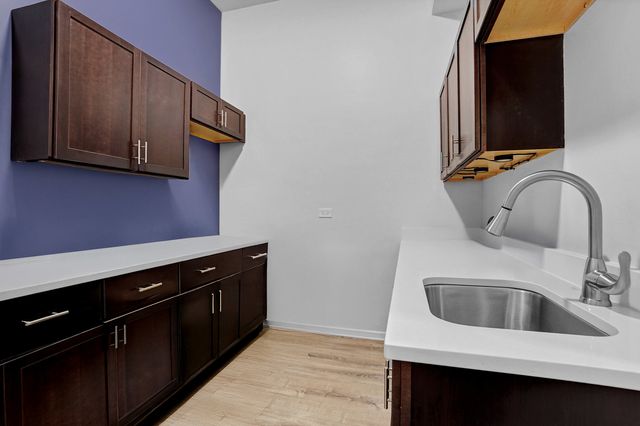 1419 W CHICAGO Avenue C1, Chicago, IL 60642