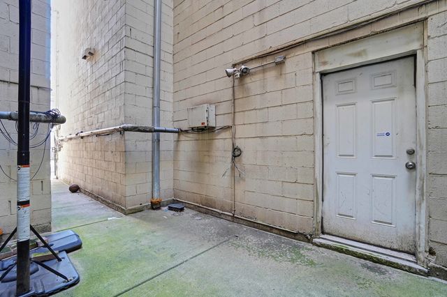 1419 W CHICAGO Avenue C1, Chicago, IL 60642