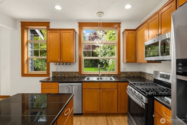 1905 NE 125th Street, Seattle, WA 98125