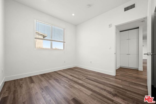 1215 S Bedford Avenue 304, Los Angeles, CA 90035