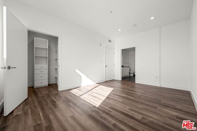 1215 S Bedford Avenue 304, Los Angeles, CA 90035