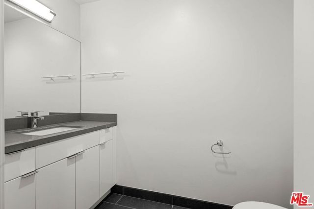 1215 S Bedford Avenue 304, Los Angeles, CA 90035