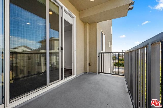 1215 S Bedford Avenue 304, Los Angeles, CA 90035