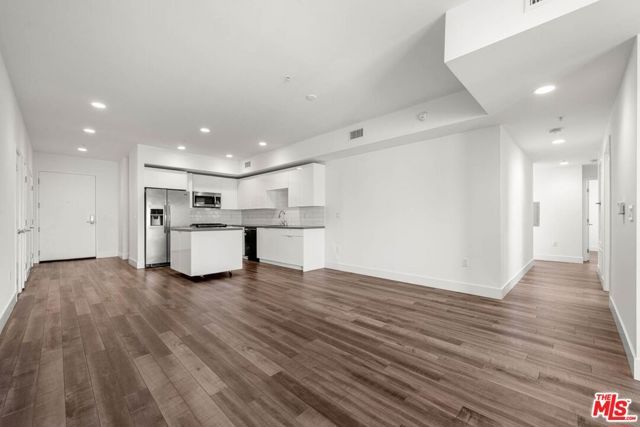 1215 S Bedford Avenue 304, Los Angeles, CA 90035