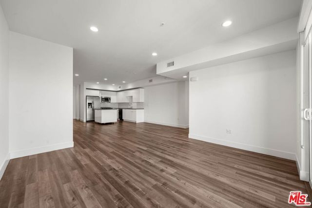 1215 S Bedford Avenue 304, Los Angeles, CA 90035
