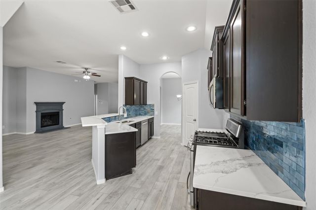 2406 Winter Trail Drive, Conroe, TX 77304