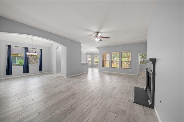 2406 Winter Trail Drive, Conroe, TX 77304