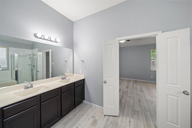 2406 Winter Trail Drive, Conroe, TX 77304