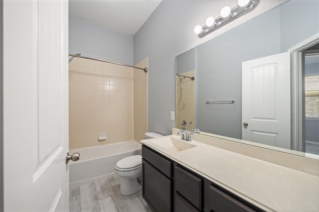 2406 Winter Trail Drive, Conroe, TX 77304