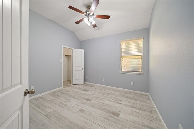 2406 Winter Trail Drive, Conroe, TX 77304