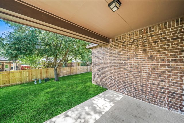 2406 Winter Trail Drive, Conroe, TX 77304