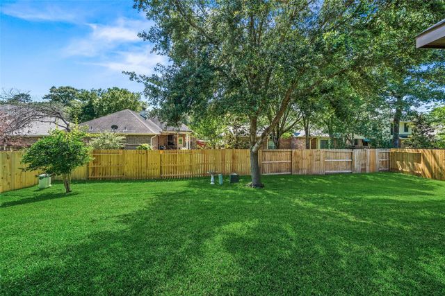 2406 Winter Trail Drive, Conroe, TX 77304