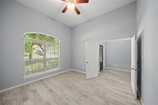 2406 Winter Trail Drive, Conroe, TX 77304