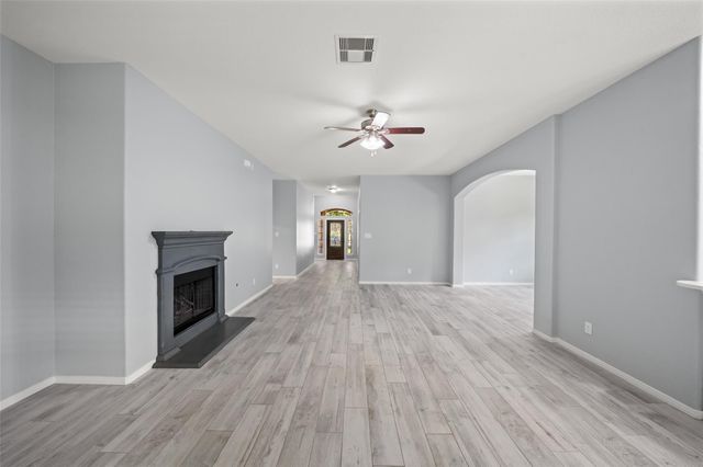 2406 Winter Trail Drive, Conroe, TX 77304