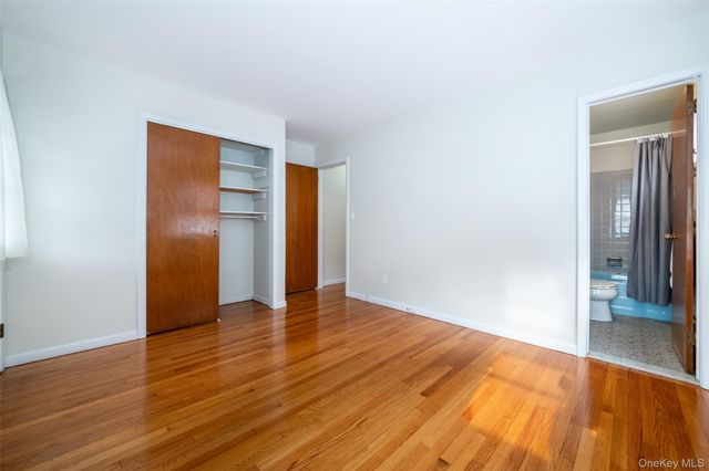 10 Pell Place, Bronx, NY 10464