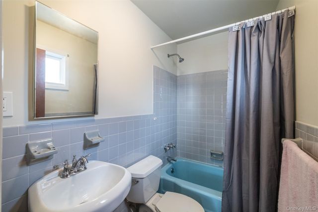 10 Pell Place, Bronx, NY 10464