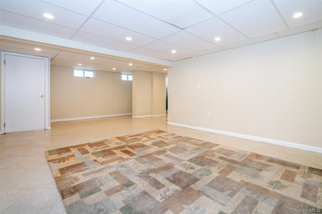 10 Pell Place, Bronx, NY 10464