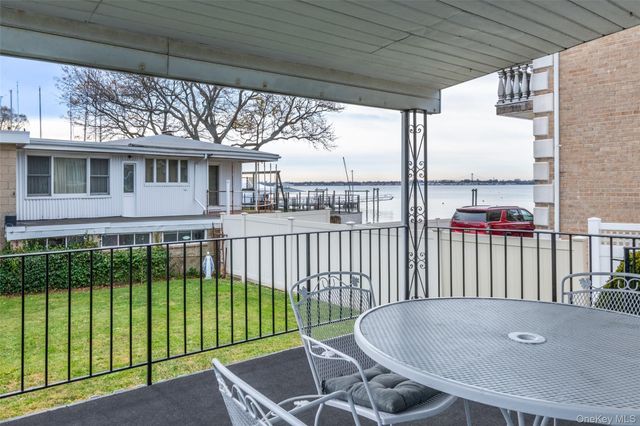 10 Pell Place, Bronx, NY 10464