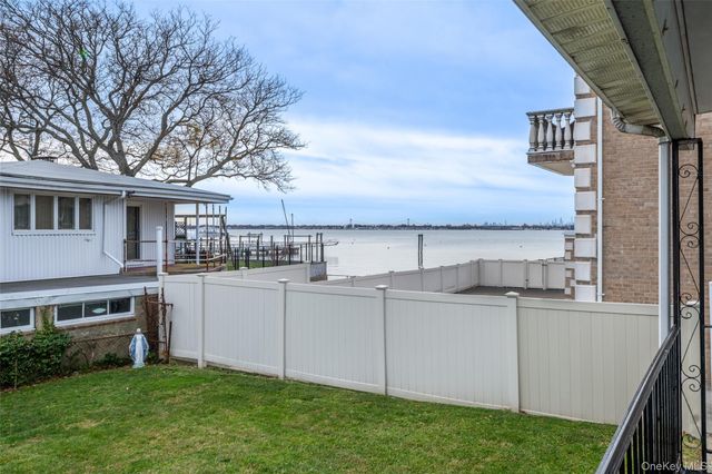 10 Pell Place, Bronx, NY 10464