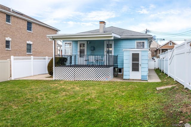 10 Pell Place, Bronx, NY 10464