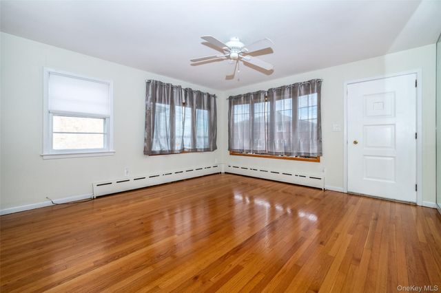 10 Pell Place, Bronx, NY 10464